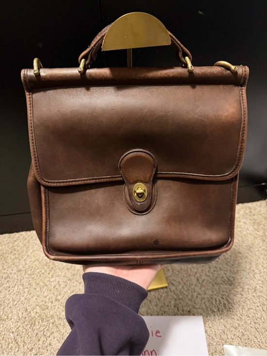 Coach Other - Vintage Coach Willis style number 9927 in mahogany